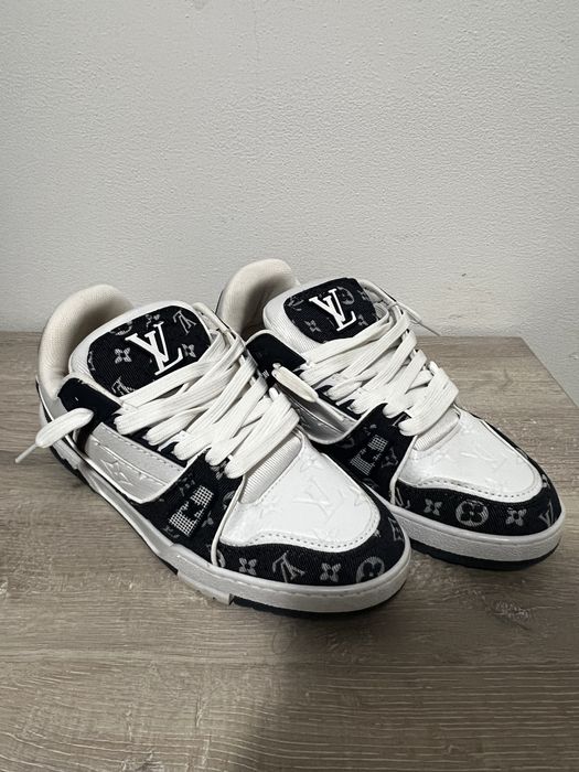 Louis Vuitton albastri
