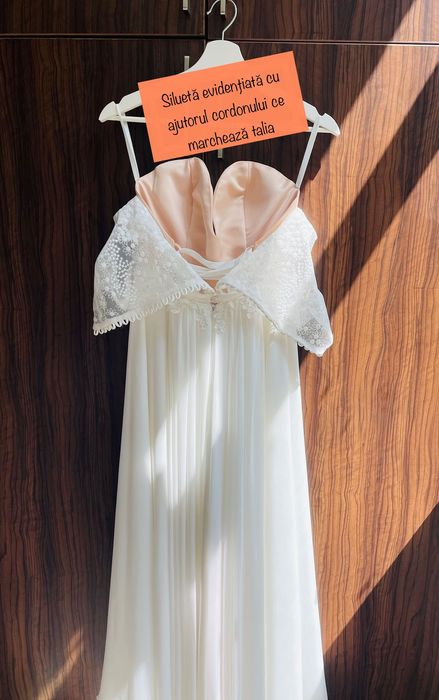 Rochie de mireasa și accesorii disponibile la cerere
