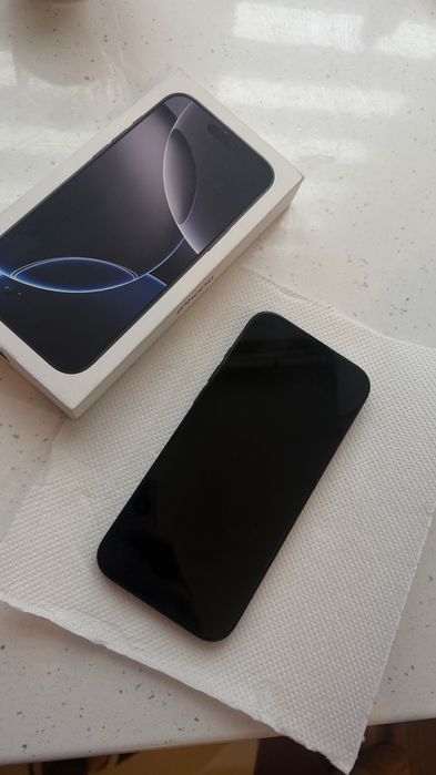 Oferta iphone 16 pro max titanium 256 Sanatate baterie 97%.