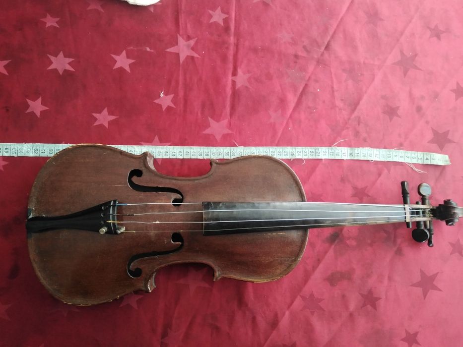 Много стара цигулка