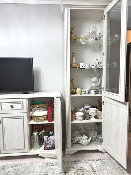 Продается шкаф для гостиной