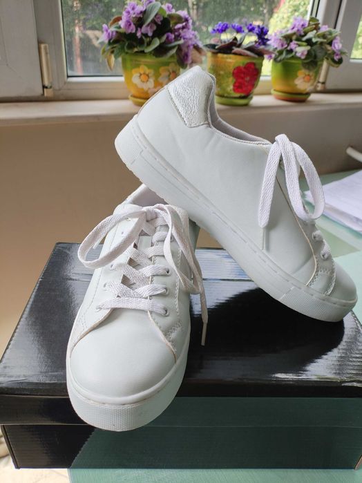 Дамски маратонки