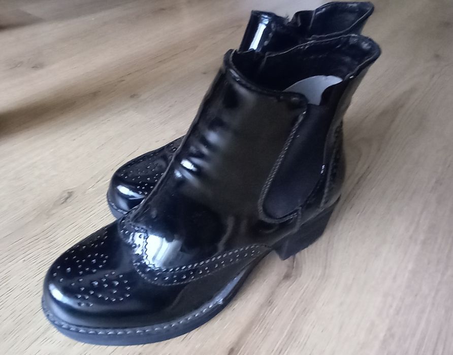 Дамски боти тип Челси