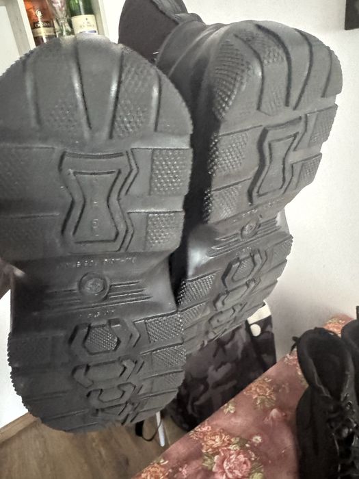 Vand bocanci interventie/armata/paza