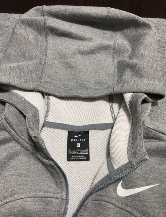 Hanorac nike, Stare foarte buna , Marimea XL De copii - S de aduti