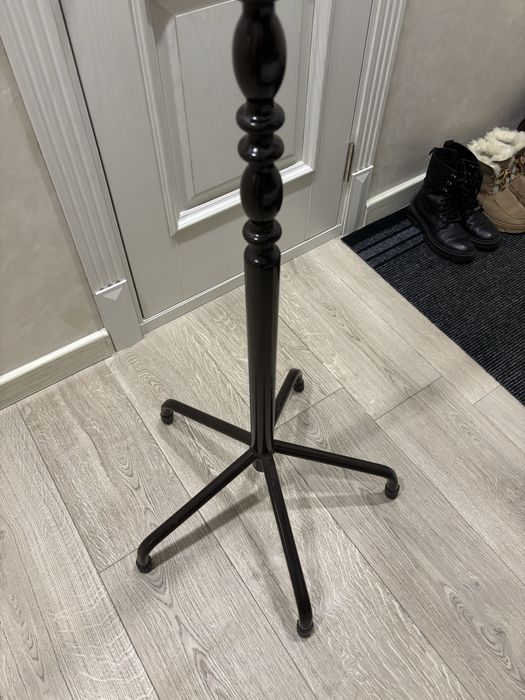 Напольная вешалка