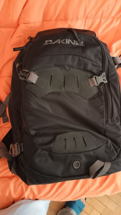 Продавам  пълен  професионална  фотографка раница  Dakine