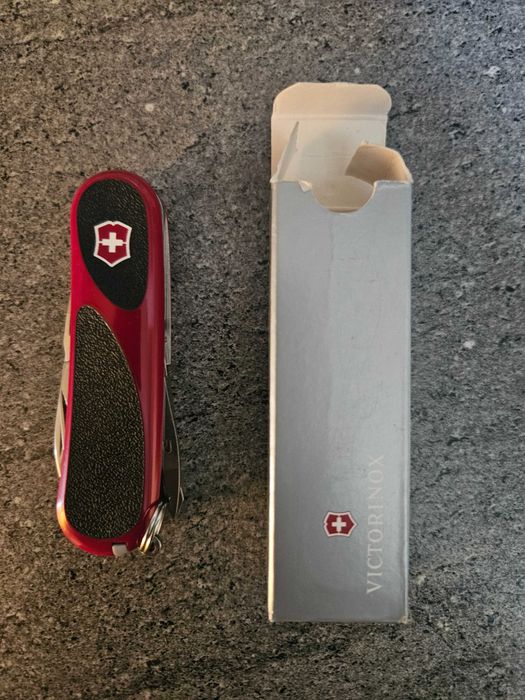 Briceag Victorinox Evo Grip Delemont (Evolution)