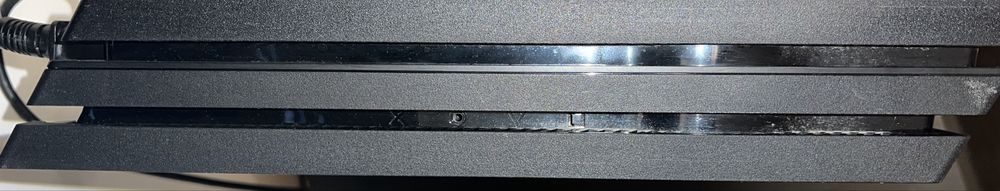 Ps 4 Pro 1TB + 2 controllere