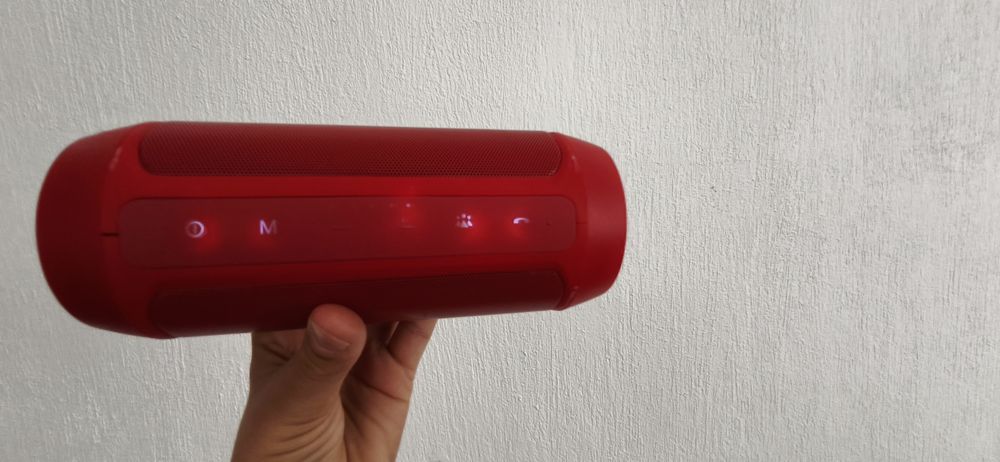 Преносима Bluetooth тонколона – червена, като нова, с оригинално заряд