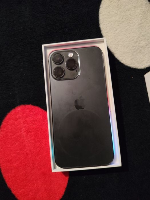 Vând iPhone 15 pro max stare foarte buna