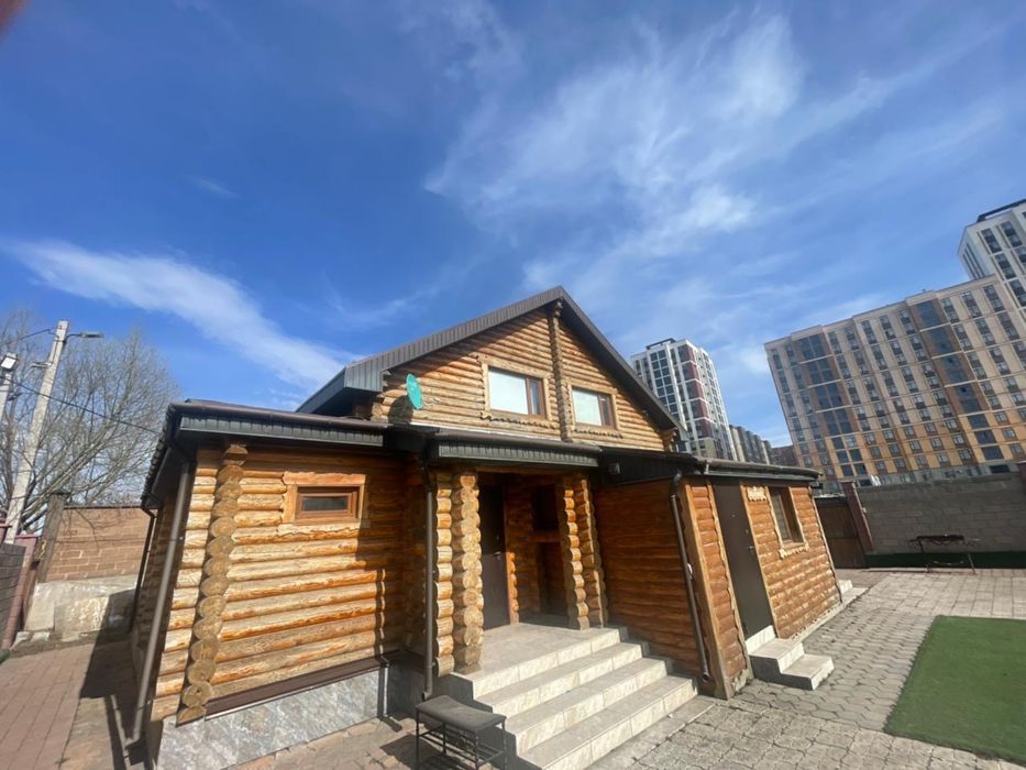 Продается дом из сруба на разбор .