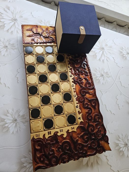 Продам шахматы /нарды