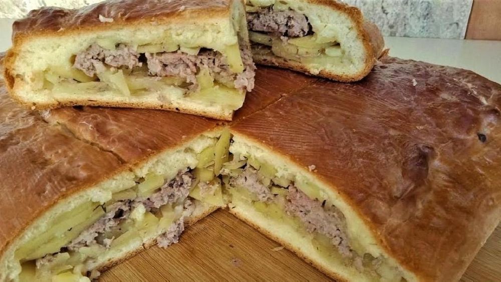 Пироги выпечка ватрушки и мясной