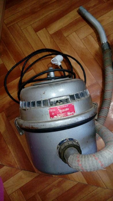 Продам электропылесос раритет 1962 г
