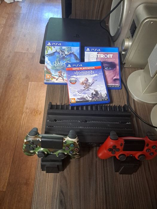 Playstation 4 slim