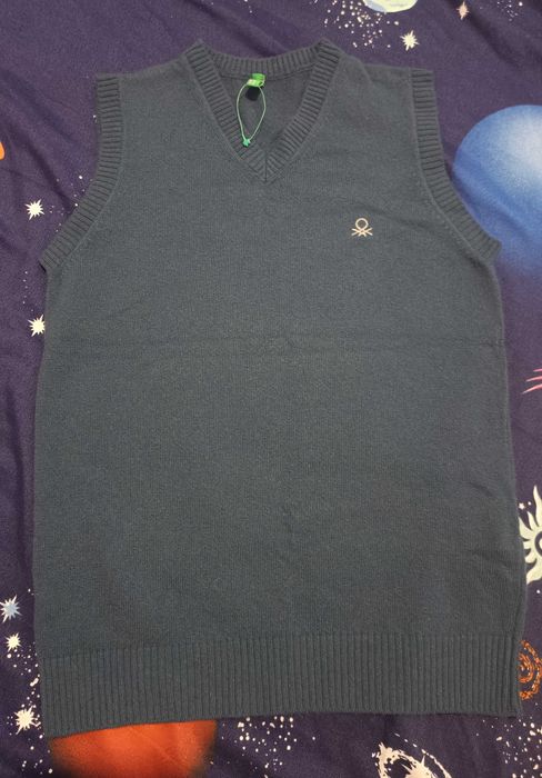 Vestă bleumarin din lână Benetton