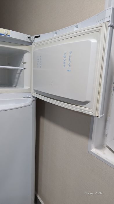 Холодильник INDESIT