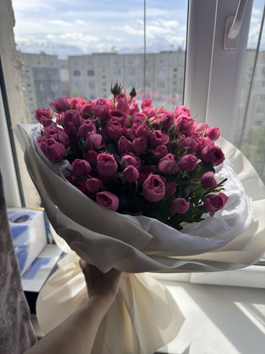 Цветы свежие сейчас получила