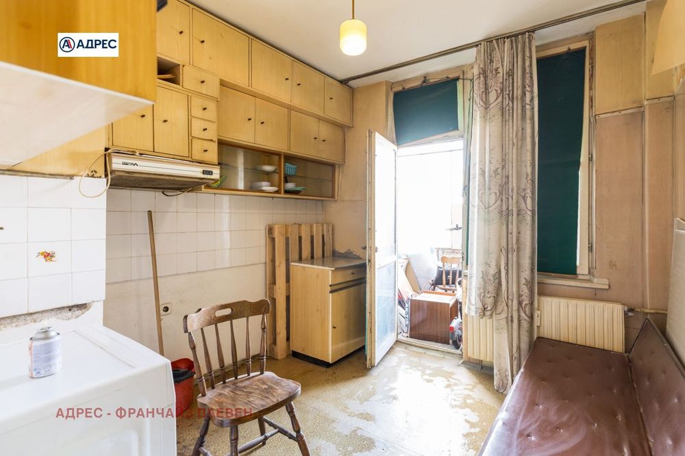 Продава се Двустаен апартамент в Плевен, Сторгозия - 66 кв.м за 1425 €/кв.м - Снимка #3