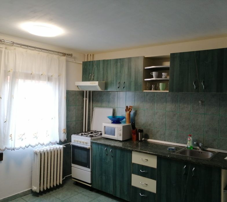 Apartament 2 camere confort 1 spațios.