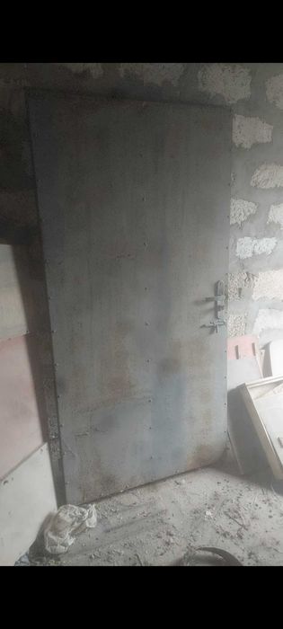 Железный двер продаётся