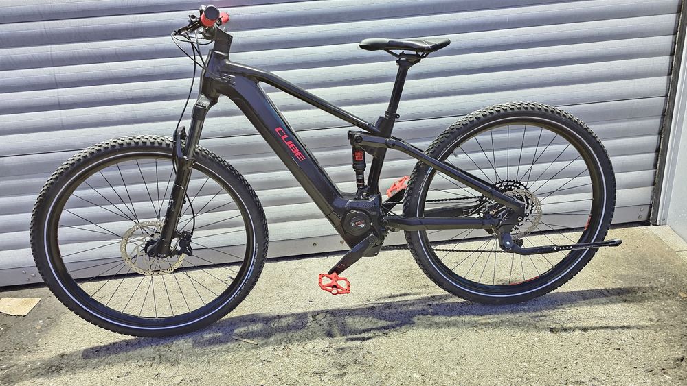 29" cube stereo hybrid