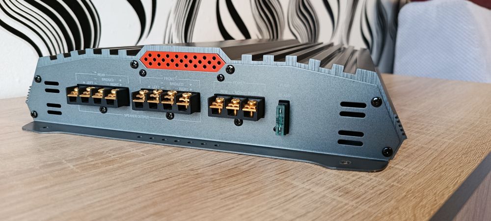 Усилвател JBL DA3504