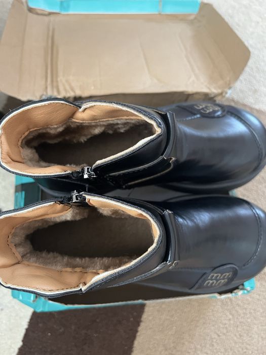 Продам ботинки женские