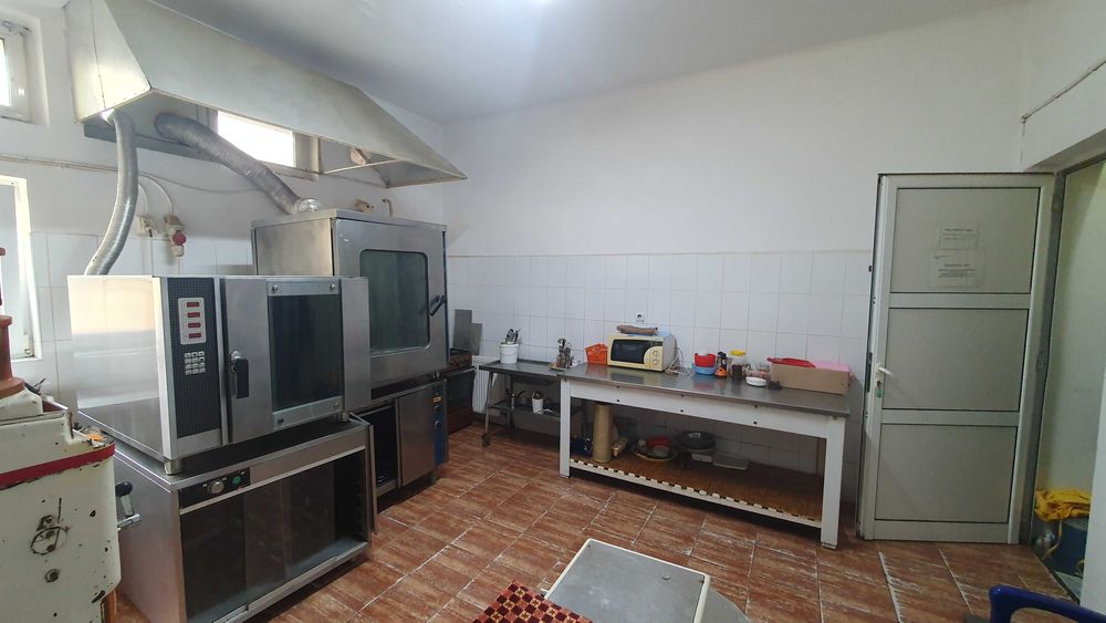 Spațiu de închiriat complet echipat pentru producția de patiserie și cofetărie