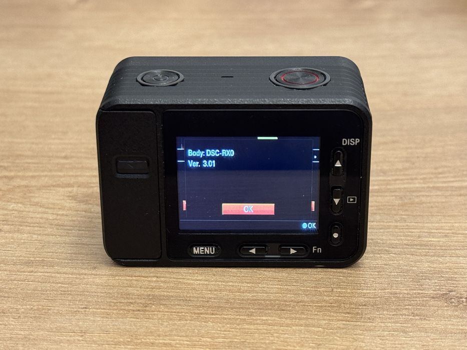 Cameră digitală ultra-compactă Sony RX0 + gimbal