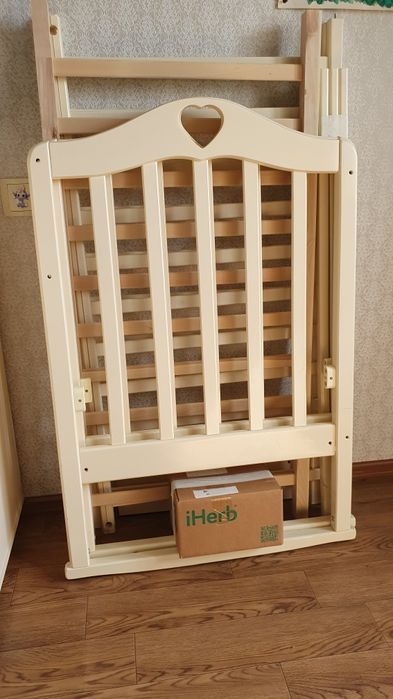 Продам детскую кроватку