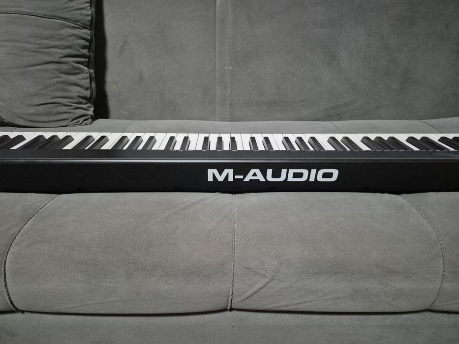 Миди клавиатура M-AUDİO