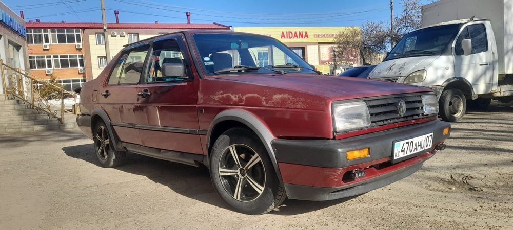 Машина Jetta 1990