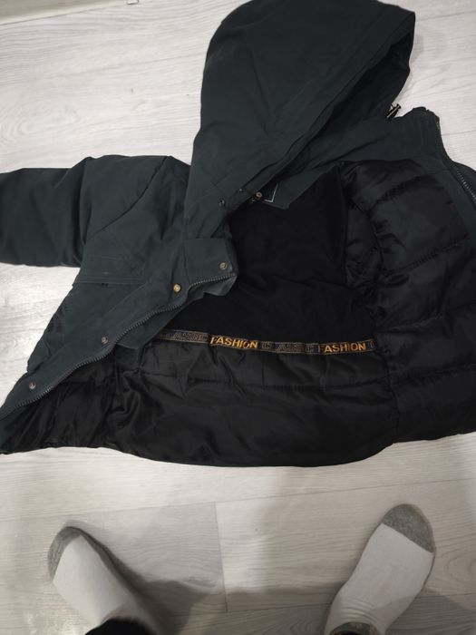 Продам куртку на мальчика зима