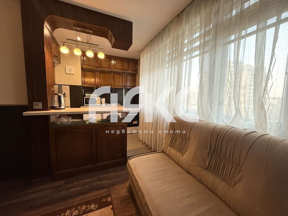 Тристаен обзаведен апартамент в кв. Хиподрума- до МЕТРОСТАНЦИЯ