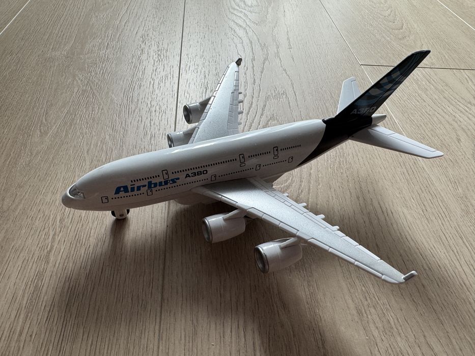 Jucarii copii 2+ ani cu lumini si sunete