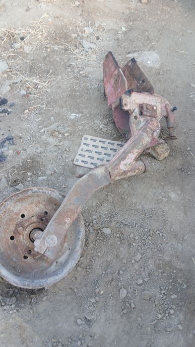 Плуг сотилади  нархини келишамиз хоразмда