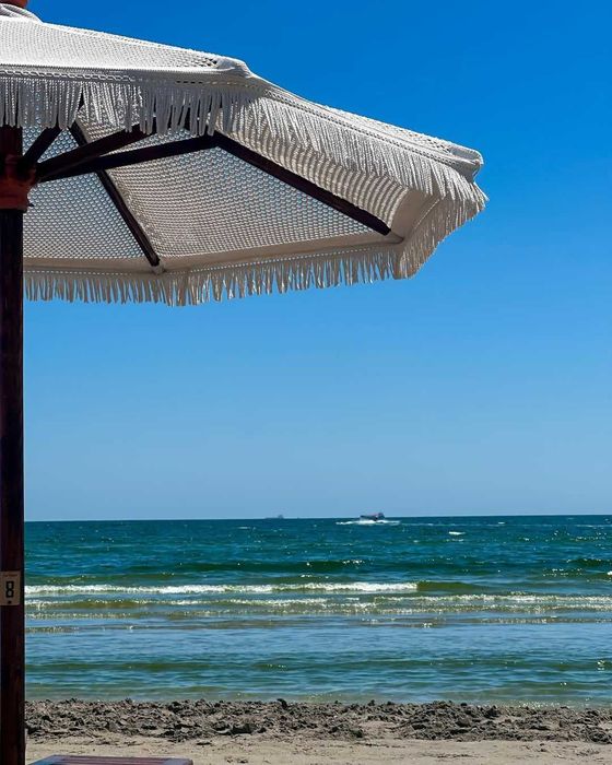 Плетен чадър за градина, плаж, ресторант или бийч бар