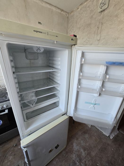 Lg холодильник ,хороший