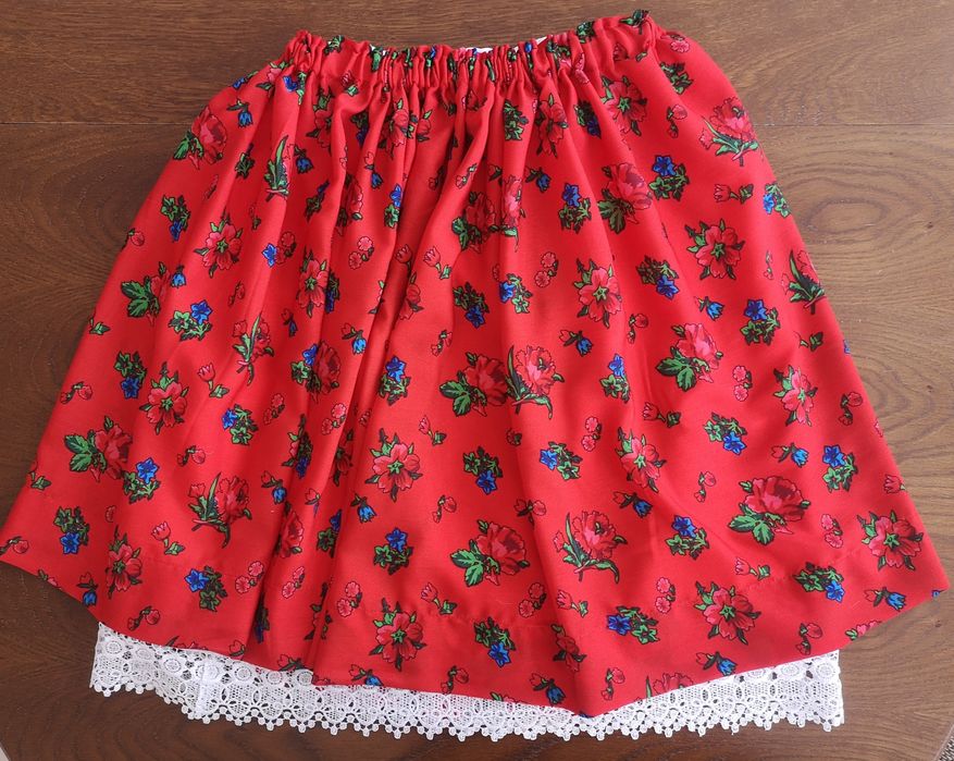 Costum popular complet pentru femei de Maramures rosu