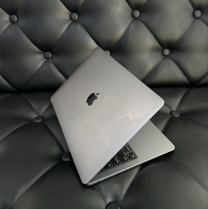 Apple MacBook Air M1 2020 года в идеальном состояние