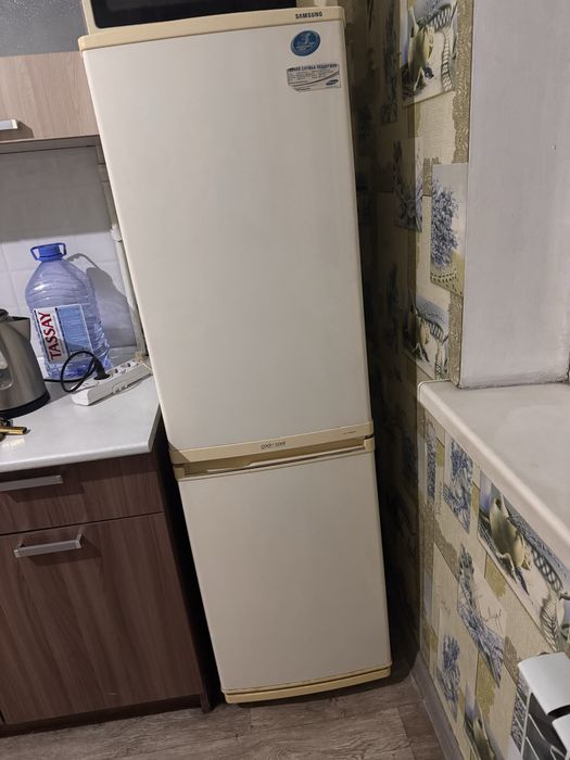 Холодильник Samsung б/у