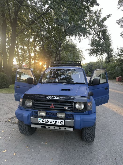 Продам Mitsubishi pajero 2