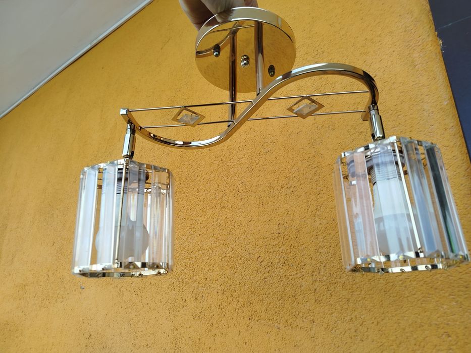 Продам золотистую люстру