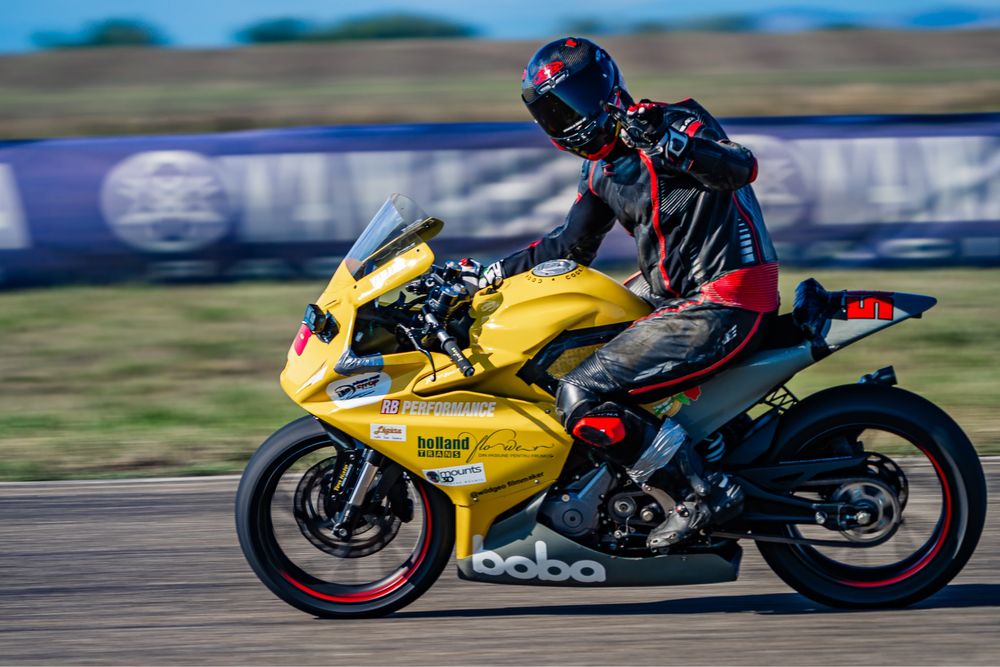 Cf moto 300 SR pentru circuit