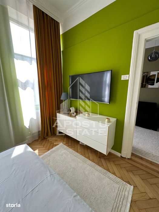 Airbnb ultracentral, in Timișoara, Piața Victoriei cladire restauranta — fotografia 2