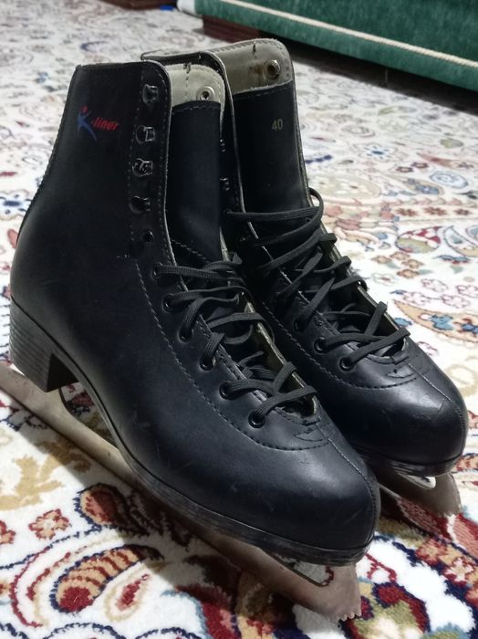 Продам коньки размер 40