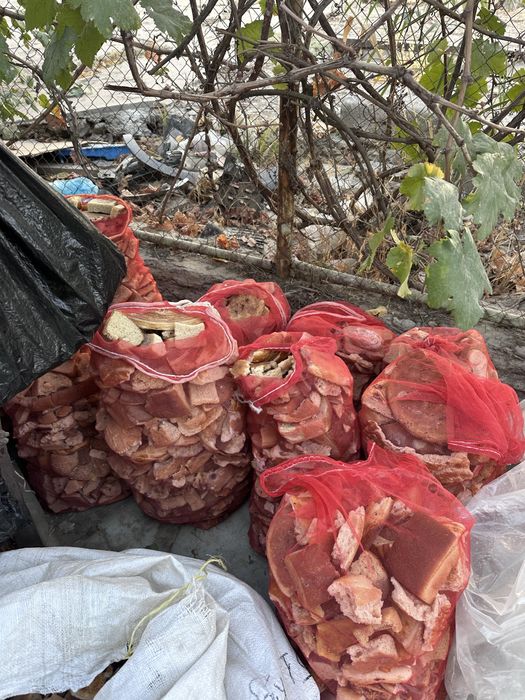 Сухой хлеб для корма