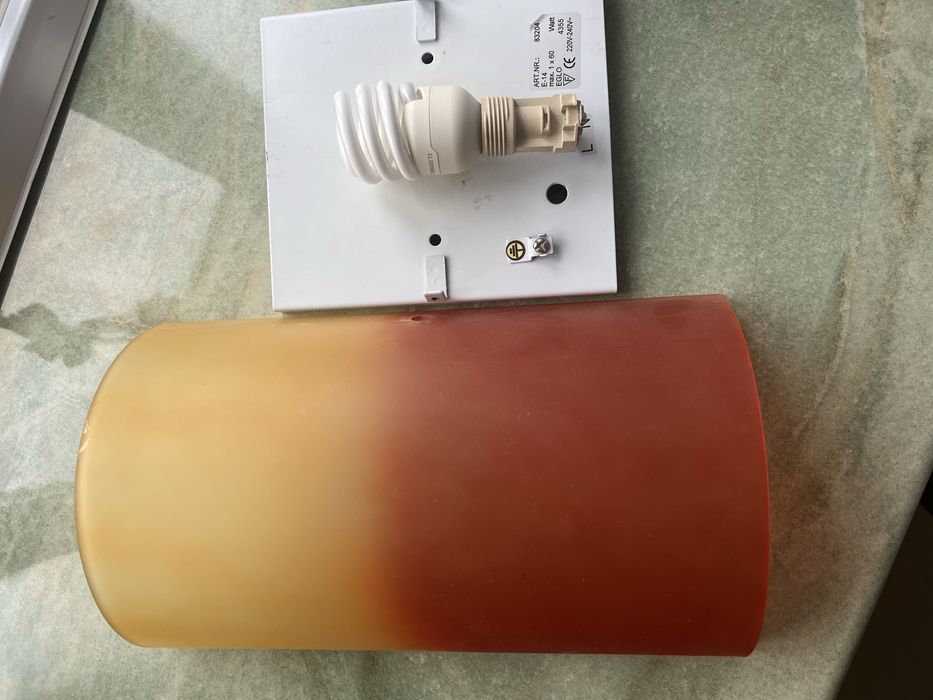 Patru Aplice perete eglo, in doua culori calde, se vand patru bucati